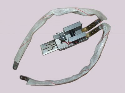 Tổ hợp miếng gia nhiệt và tấm trượt kết hợp với dây buộc KXKZ8000.8